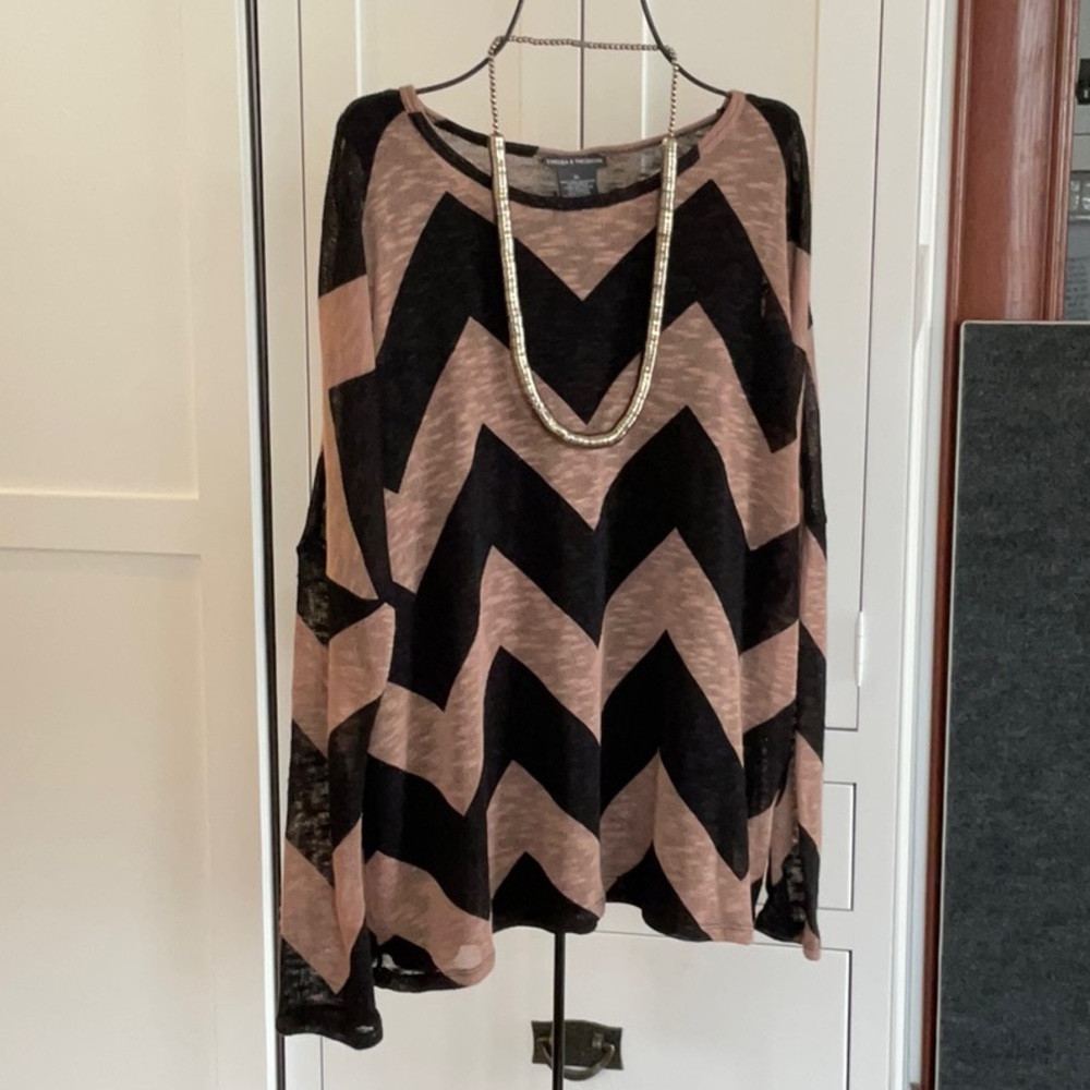 SALE - BLACK TAUPE TOP BACK INTEREST XL NWT no further discounts